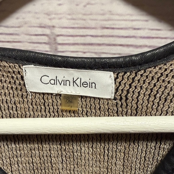 Calvin Klein Poncho - Picture 4 of 6